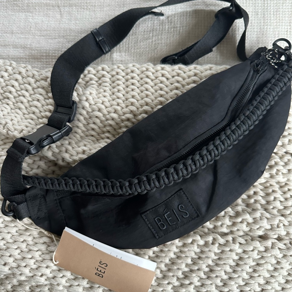 NWT: Beis Sport Pack in Black